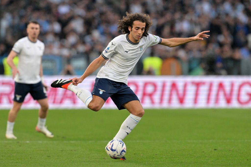 La Lazio perde il derby: le pagelle: Guendouzi lotta, Kamada invisibile