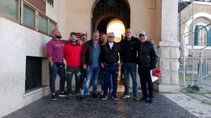 “Il salvataggio è un servizio pubblico”, monta la protesta dei bagnini di Ostia: chiedono l’assunzione