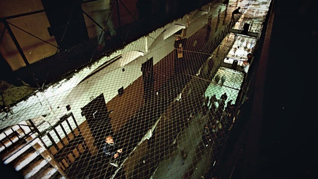 Microtelefoni e droga in cella. L’allarme dei sindacati: “Pochi agenti, sicurezza a rischio”
