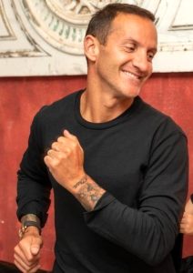 Fabrizio Iacorossi si è risvegliato dal coma, il personal trainer dei vip ha riconosciuto la moglie