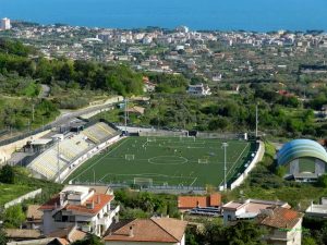 Clamoroso a Formia, i giocatori arrivano allo stadio Washington Parisio e trovano chiuso