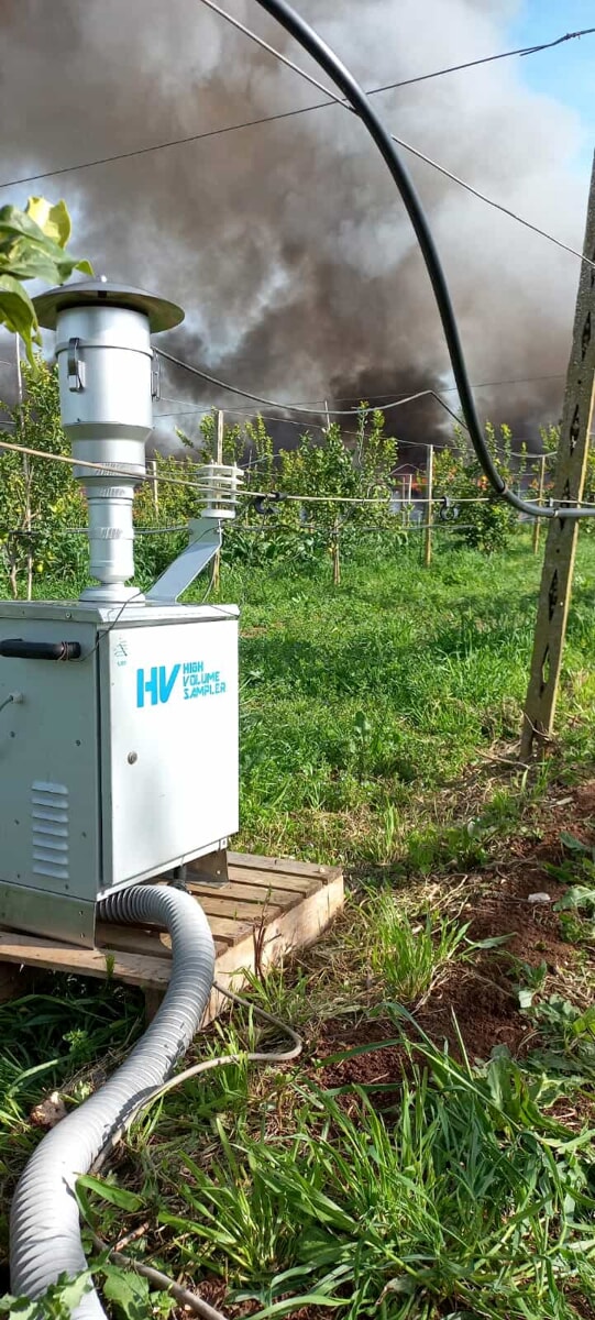 Incendio discarica abusiva Ardea, il comune: "Limitare spostamenti e tenere le finestre chiuse"