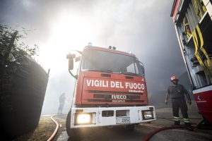 A Roma due autoscale e un pompiere ogni 30mila abitanti. I vigili del fuoco: "Siamo al collasso"