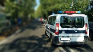 Incidente sulla via del Mare: si scontrano auto e scooter, 81enne in ospedale