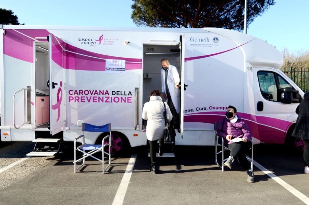 La "Carovana della prevenzione" a Roma: due appuntamenti con visite gratuite per le donne