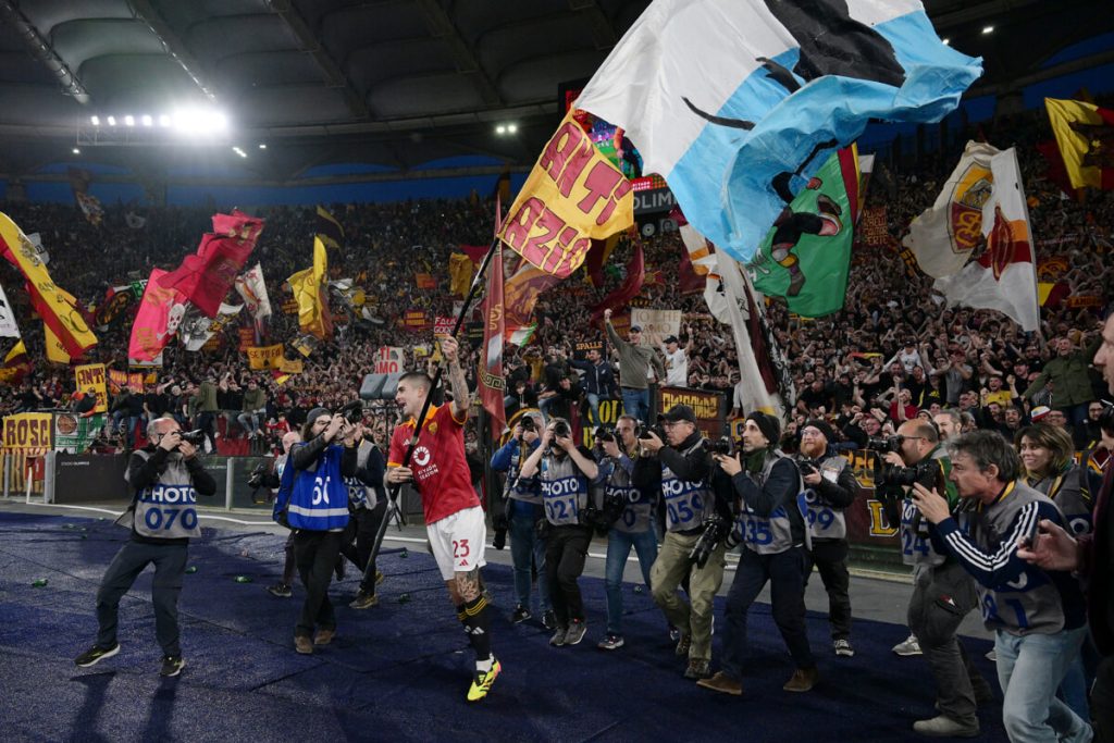 "La multa a Mancini la paghiamo noi": la raccolta fondi lanciata dai tifosi della Roma
