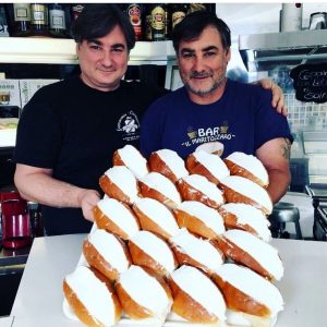 Il maritozzaro, a Trastevere "i gemelli del maritozzo" aperti H24