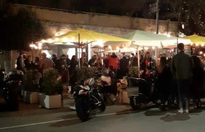 Nel quartiere ostaggio della movida i residenti chiedono parcheggi riservati