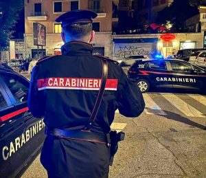 Provano a rubare un'auto e vengono sorpresi anche con la droga