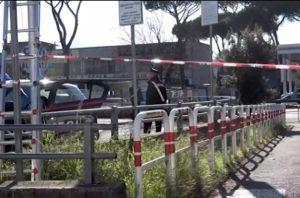 "Le fermate della Metro C prese d'assalto da baby gang, tossici e delinquenti"