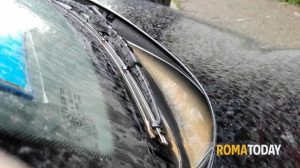 Cielo giallo e pioggia di sabbia: a Roma è allarme inquinamento