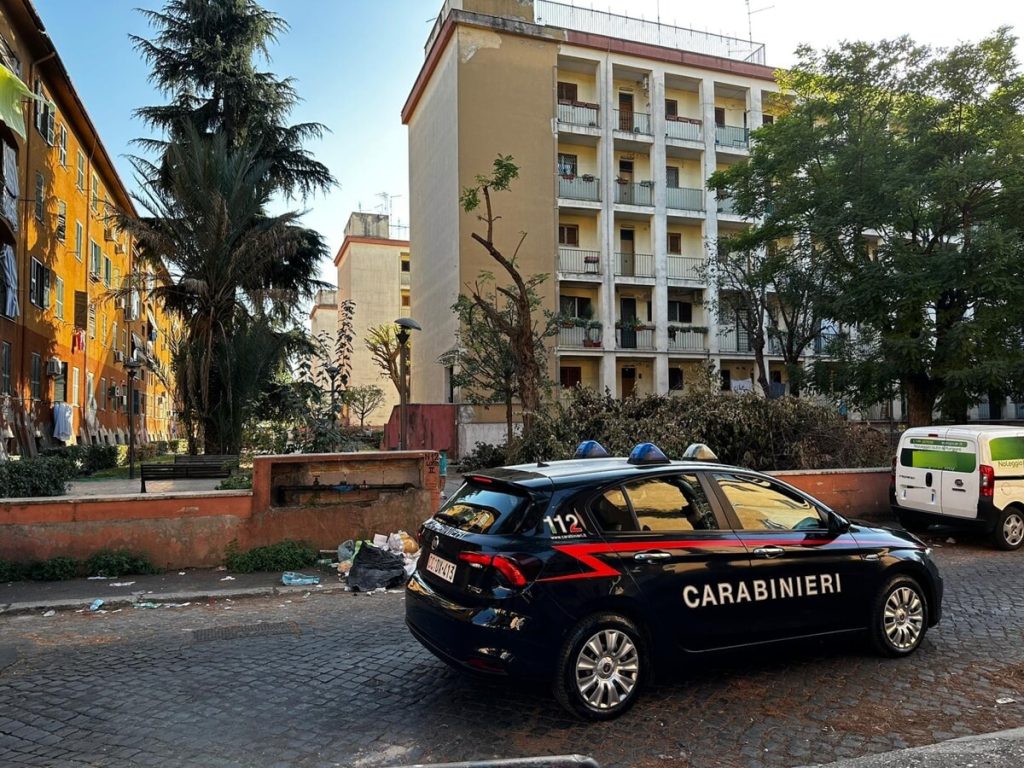 Al Quarticciolo le dosi di crack nascoste nelle scatole di caramelle