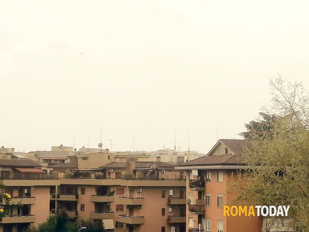 Cielo giallo, pioggia e sabbia del Sahara. L'"Apocalisse" a Roma e i rischi per la salute