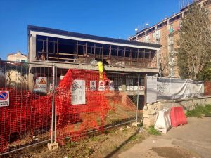 Cantieri fermi per un rudere che ha festeggiato i 60 anni: "È il simbolo del degrado e dell'incuria"