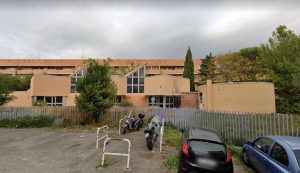 La scuola di Decima chiusa da 8 anni sta per riaprire. Ma per ora non ospiterà bambini