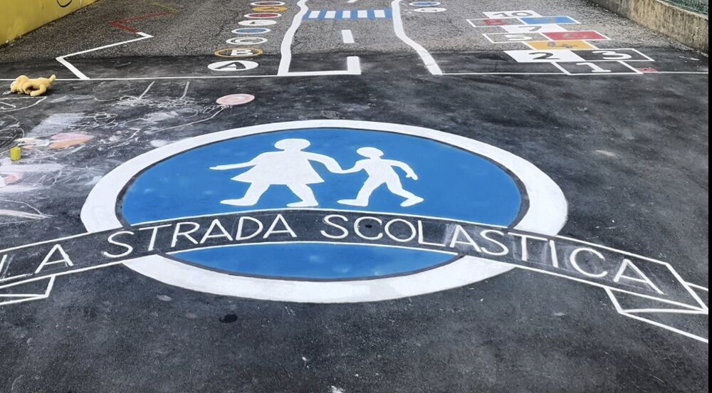 Limite di 30 chilometri orari in tutte le strade in cui si trovano scuole. La proposta fa discutere