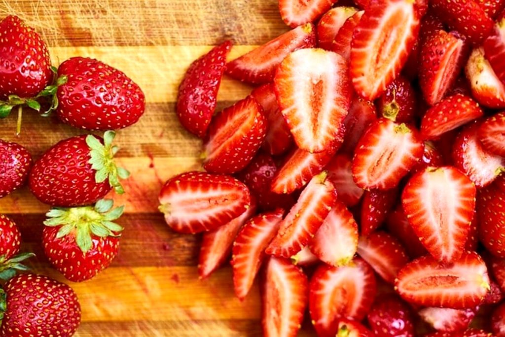 Le fragole fanno bene alla salute? Benefici e controindicazioni