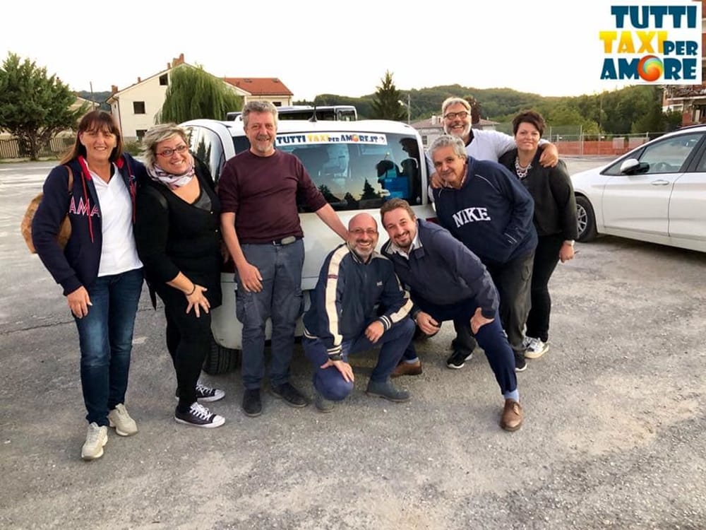 I ragazzi del centro Opera Don Guanella turisti speciali di Roma con Tutti Taxi per Amore Day