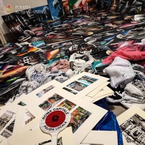 Centro Storico invaso dai venditori ambulanti: sequestrati 3mila articoli