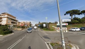 Incidente via della Bufalotta: scontro auto-moto, grave un 48enne