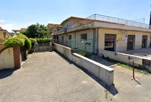 Sfrattata una famiglia di sette persone. Tra loro anche una neonata