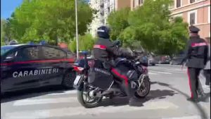 VIDEO | Il pattuglione delle forze dell'ordine tra la stazione Tuscolana e San Giovanni