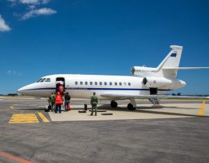 Neonato affetto da grave malformazione cardiaca trasferito dall'Inghilterra a Roma con un volo militare