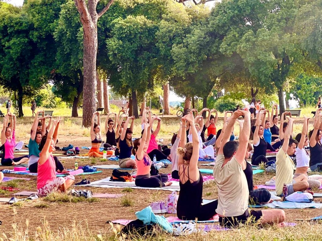 "ViVi Il Saluto al Sole", rassegna di yoga gratuito a Villa Pamphili