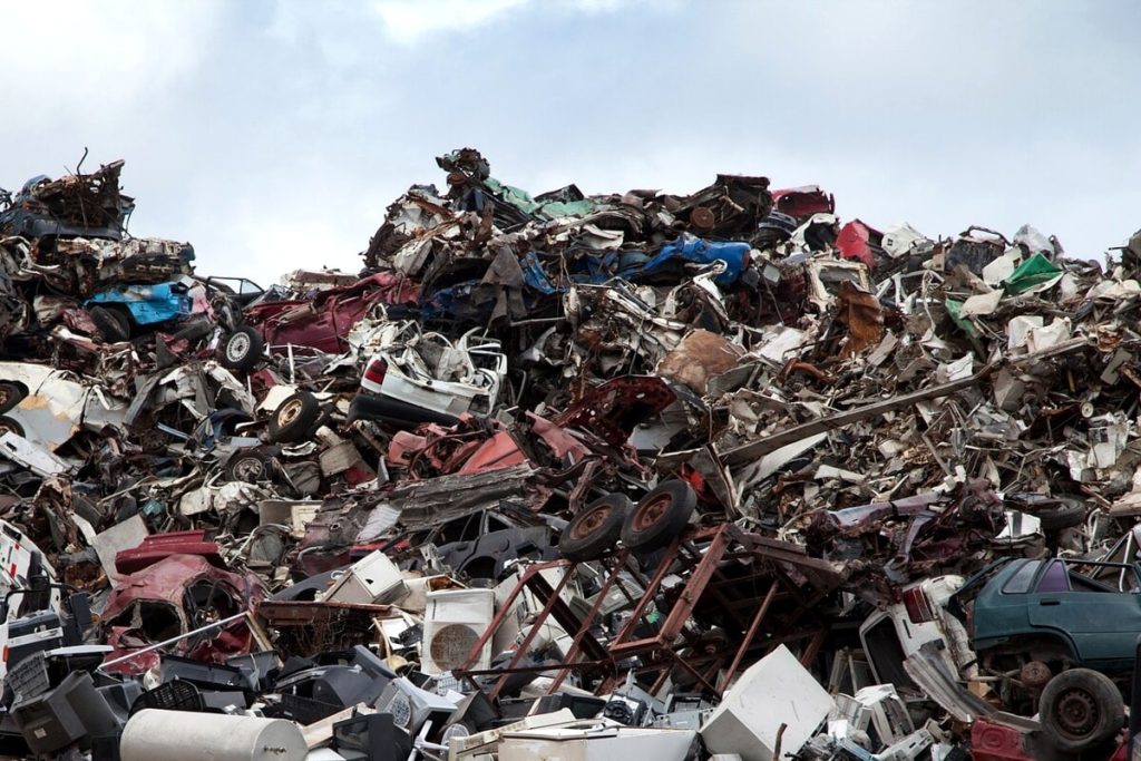 A Roma non si rottama più. Così il business degli autodemolitori è esploso in provincia
