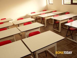 Arredi distrutti, computer e pentole da cucina rubati: non si ferma la scia di furti nelle scuole