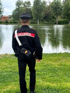 Il bambino di due anni caduto nel laghetto resta in prognosi riservata