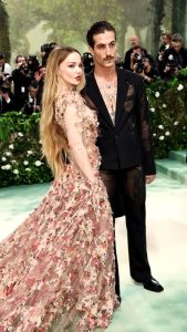 Damiano dei Maneskin ai Met Gala 2024: primo red carpet con la nuova fidanzata