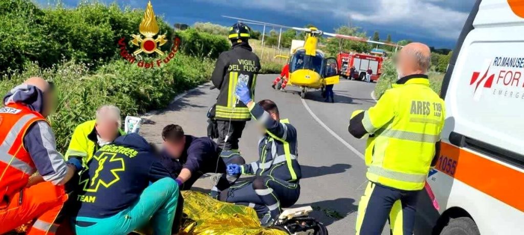 Incidente ai Castelli: perde controllo della moto e finisce nel canale, grave centauro