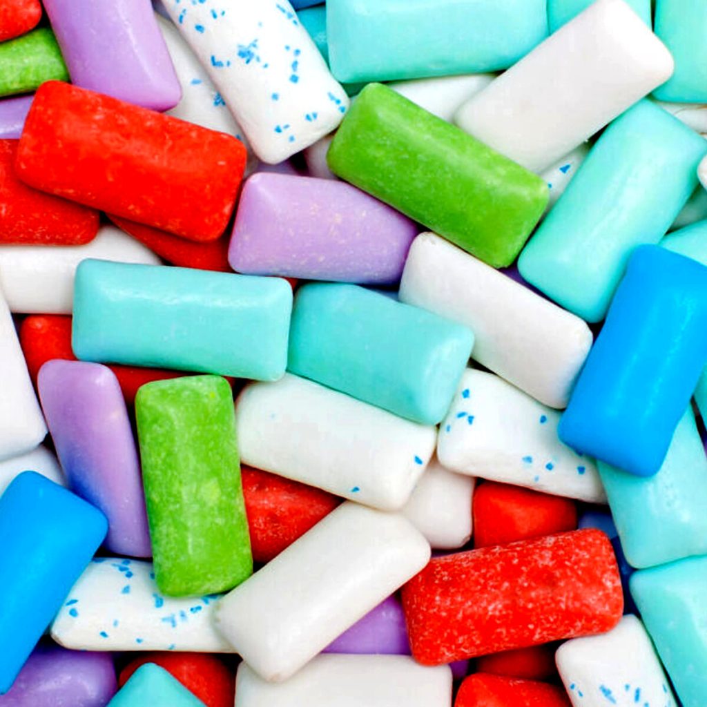 Ladro di gomme da masticare, sotto alla felpa chewing gum per 143 euro