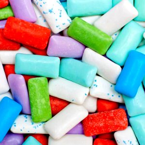 Ladro di gomme da masticare, sotto alla felpa chewing gum per 143 euro