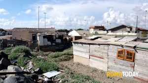 Europee, i candidati entrano nelle baraccopoli di Roma