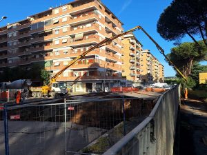 Voragine al Quadraro: partiti i lavori di riempimento