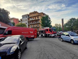 Incendio a Monteverde, fiamme nella scuola di via Fabiola