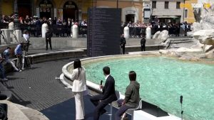 VIDEO | A Fontana di Trevi la nascita degli Internazionali di tennis. Nel cuore di Roma il sorteggio dei tabelloni