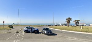 Ladri rompono il finestrino del camper in sosta per svaligiarlo