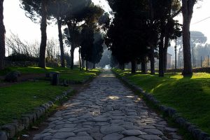 Passeggiata al tramonto sulla via Appia Antica