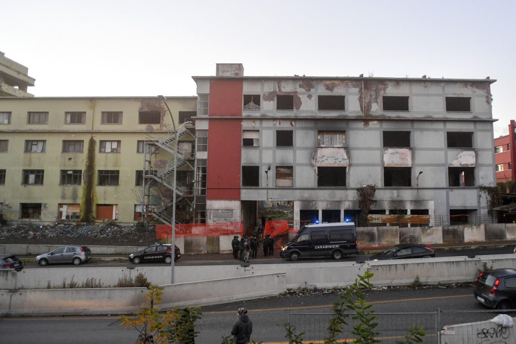 Un 18enne è precipitato dall'ex fabbrica di penicillina, era entrato per scattare foto per i social