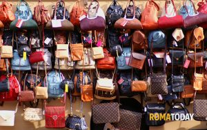 Ambulanti, il sindacato promette di reagire "con ogni mezzo" contro la messa a bando delle licenze