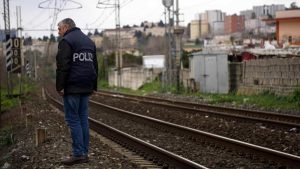 Investito sui binari: treni fermi tra Tuscolana e Roma Termini