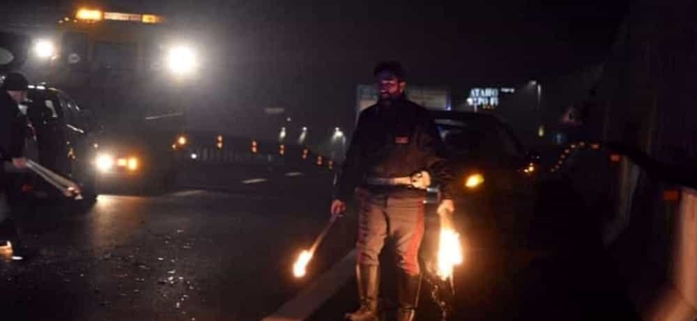 Incidente in autostrada: scontro tra due camion e un furgone. Code sino a 12 chilometri