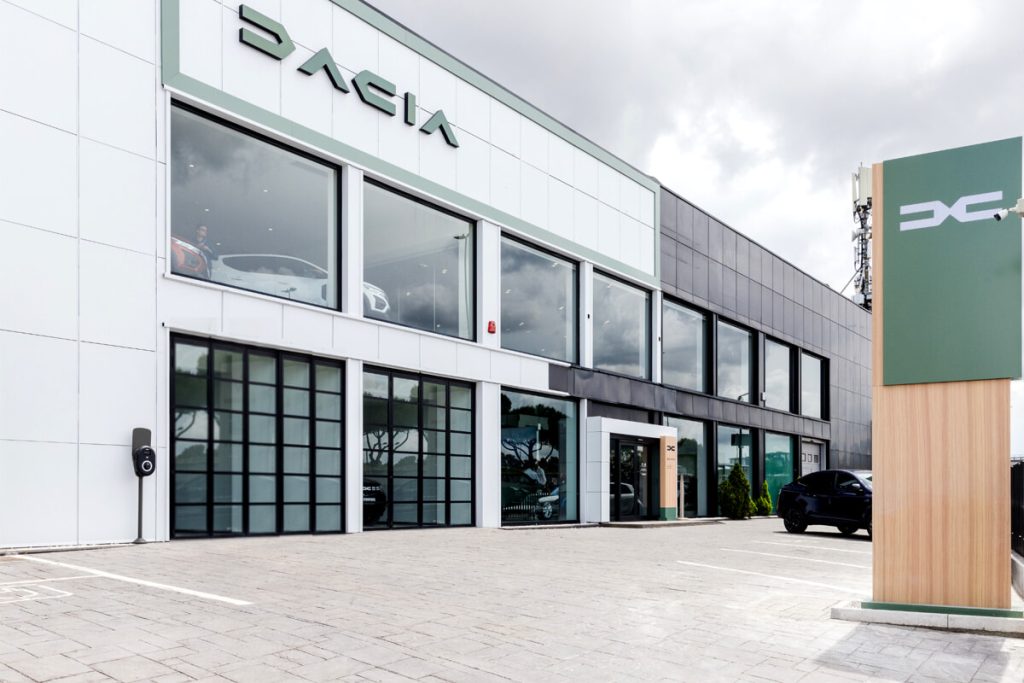 Grande inaugurazione del nuovo showroom Dacia nella Capitale