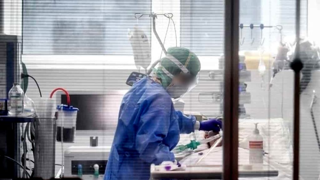 Paziente precipita dalla finestra dell'ospedale e muore. La figlia sporge denuncia