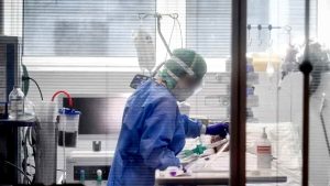 Paziente precipita dalla finestra dell'ospedale e muore. La figlia sporge denuncia