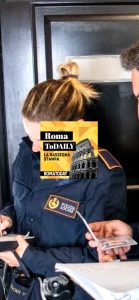 Il dress code dei vigili. I pusher spengono la luce. ASCOLTA il podcast di oggi 17 maggio