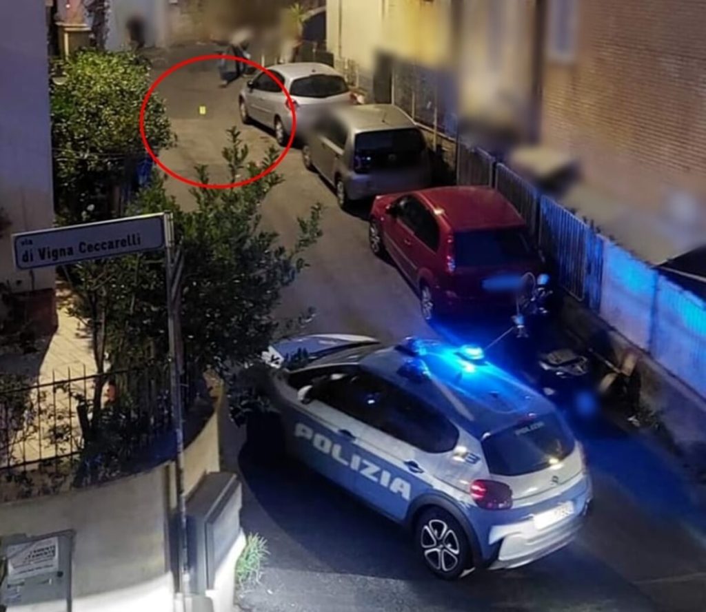 Spari al Trullo, gambizzato in strada mentre era in monopattino. La ricostruzione